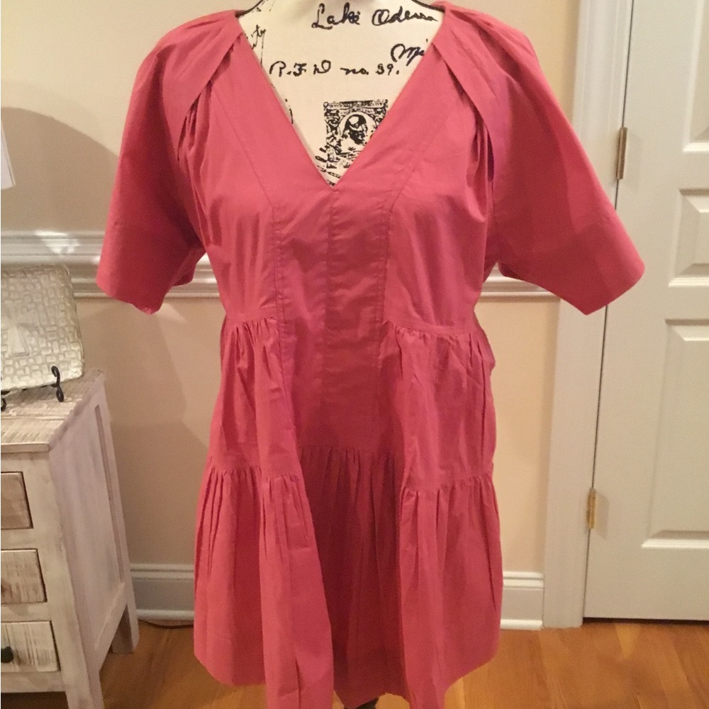 NWOT Elan dress - hits above the knee. Never worn, excellent condition